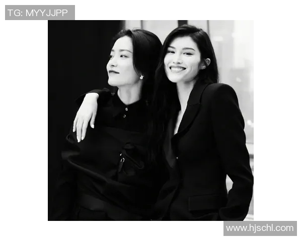 黑白照片中的足球明星瞬间回顾经典时刻与传奇故事交织的视觉盛宴